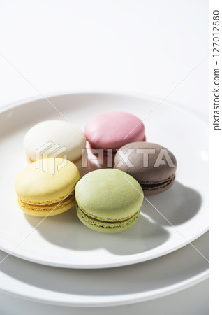 Colorful macaroons 127012880