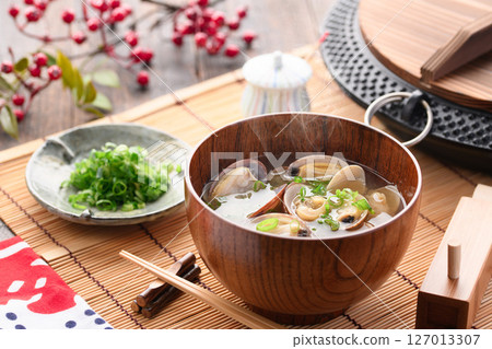 Clam miso soup 127013307