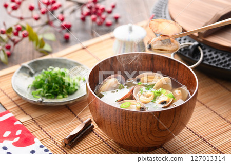 Clam miso soup Clam miso soup 127013314