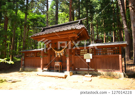 The inner sanctuary of Hanitsu Shrine, the guardian deity of Aizu in Minesan, Inawashiro Town, Fukushima Prefecture The inner sanctuary of Hanitsu Shrine, the guardian deity of Aizu in Minesan, Inawashiro Town, Fukushima Prefecture 127014228