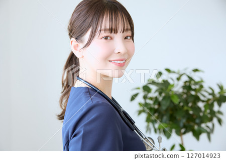 在診所工作的護士 127014923
