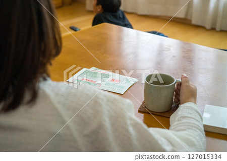 Parenting generation receives election admission tickets Parenting generation receives election admission tickets 127015334