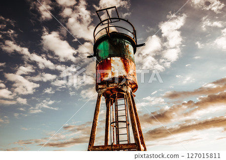 Jetty and lighthouse in Saint-Pierre, La Reunion island 127015811