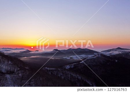Hokkaido Shimukappu Village Sea of Clouds 127016763