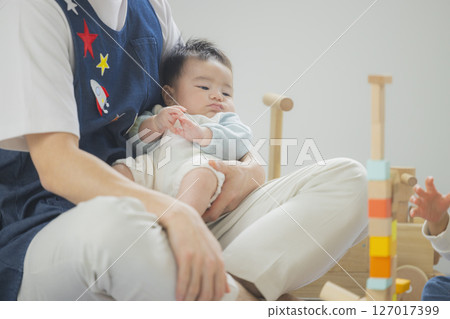 托兒所和男托兒所教師 托兒所和男托兒所教師 127017399