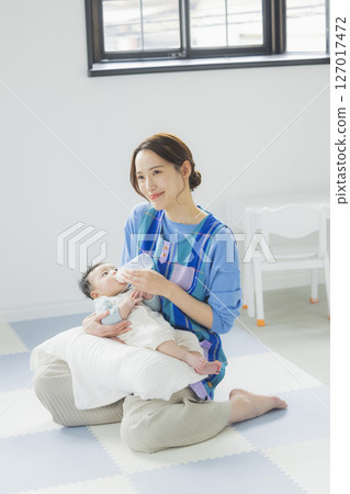 托兒所和男托兒所教師 127017472