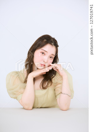 擁有健康肌膚、自然美麗的女性 127019741