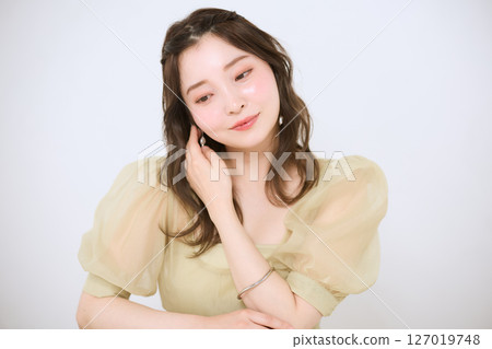 擁有健康肌膚、自然美麗的女性 127019748