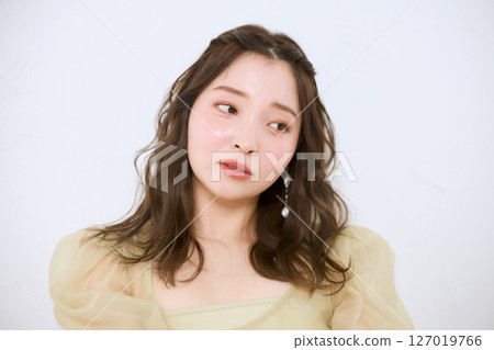 Women with healthy skin, natural beauty 127019766