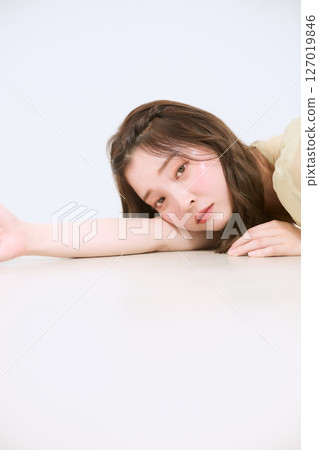 擁有健康肌膚、自然美麗的女性 127019846