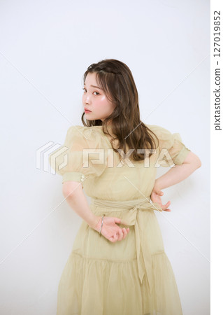 擁有健康肌膚、自然美麗的女性 擁有健康肌膚、自然美麗的女性 127019852