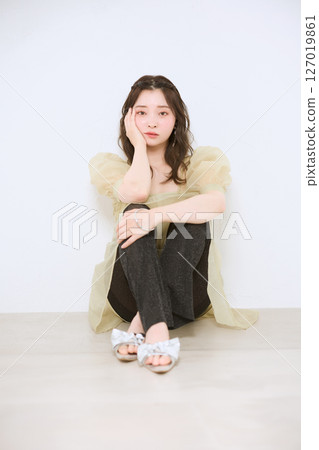 Women with healthy skin, natural beauty Women with healthy skin, natural beauty 127019861