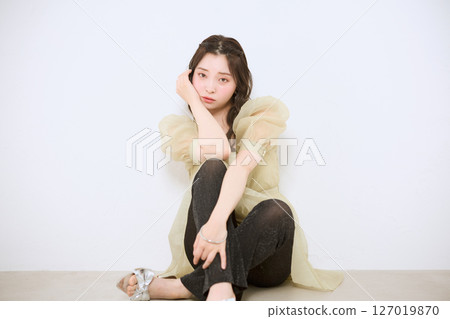 Women with healthy skin, natural beauty 127019870