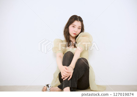 Women with healthy skin, natural beauty 127019874