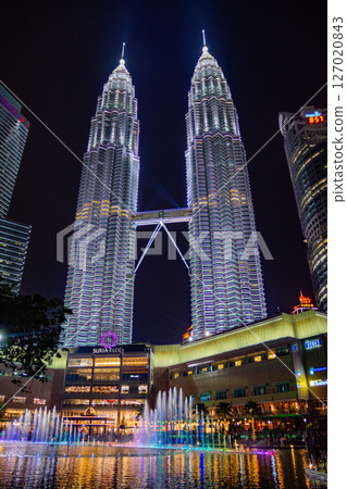 KUALA LUMPUR, MY - April 18, 2025: Petronas Twin Towers. Kuala Lumpur, Malaysia. 127020843