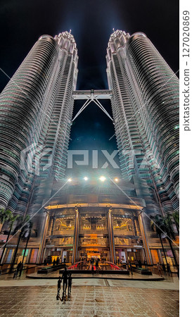 KUALA LUMPUR, MY - April 18, 2025: Petronas Twin Towers. Kuala Lumpur, Malaysia. 127020869