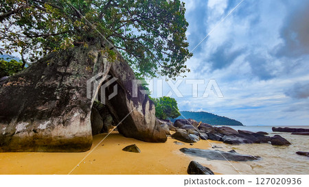 Pulau Tioman tropical island in Malaysia. South China sea. Southeast Asia Pulau Tioman tropical island in Malaysia. South China sea. Southeast Asia 127020936