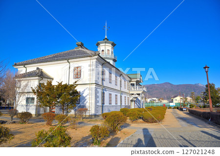 Chubu region, Matsumoto, the former Kaichi School building, a national treasure, and its well-maintained grounds, Matsumoto City, Nagano Prefecture (2) Chubu region, Matsumoto, the former Kaichi School building, a national treasure, and its well-maintained grounds, Matsumoto City, Nagano Prefecture (2) 127021248