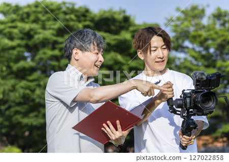 Video creators: Video shooting using gimbals Video creators: Video shooting using gimbals 127022858