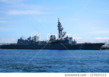 Escort ship 127025113