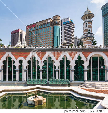 Masjid Jamek Sultan Abdul Samad Mosque and Kuala Lumpur City Skyline, Malaysia 127032039