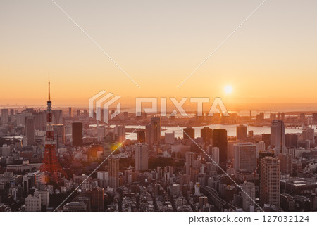First sunrise seen from central Tokyo 127032124