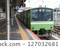 大和路線本地列車在王子站等待出發 127032681