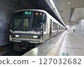 大和路線快速列車在 JR 難波站等待出發 127032682