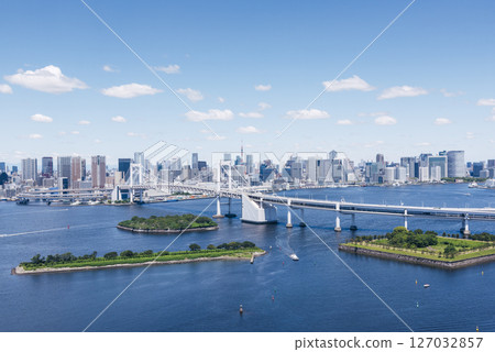 晴朗的日子從台場看到的東京城市景觀 127032857