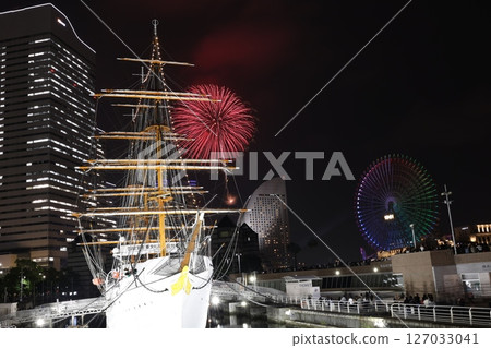 <2025年6月2日橫濱開港日>港未來夜景 127033041