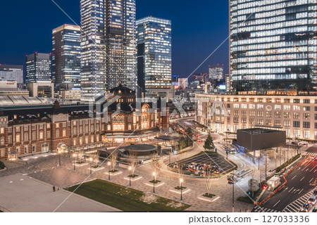 黃昏時分的東京車站和丸之內景觀 黃昏時分的東京車站和丸之內景觀 127033336