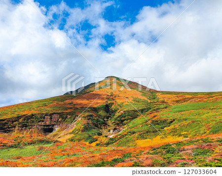 秋季攀登栗駒山（從東栗駒山眺望栗駒山） 127033604