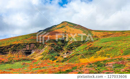 秋季攀登栗駒山（從東栗駒山眺望栗駒山） 127033606
