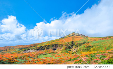 秋季攀登栗駒山（從東栗駒山眺望栗駒山） 127033632