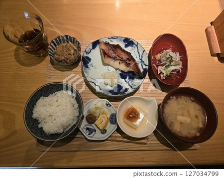 午餐：日式套餐 127034799