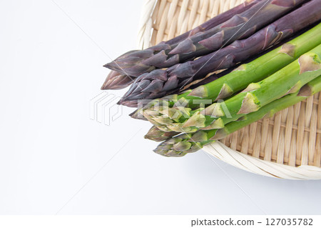 Purple and green asparagus 127035782