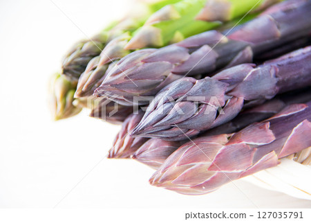 紫色和綠色蘆筍 127035791