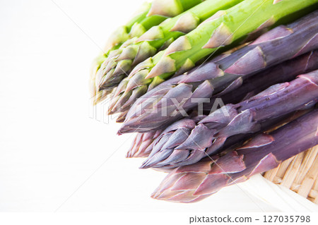 紫色和綠色蘆筍 127035798