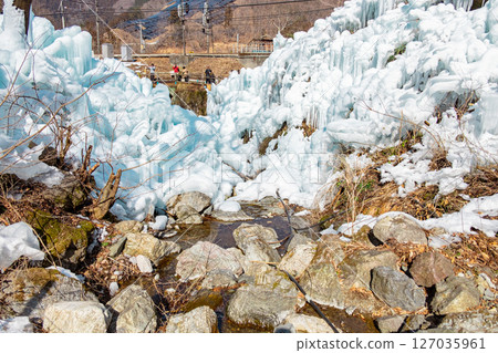 Icicles of Misotsuchi in Otaki, Chichibu City, Saitama Prefecture 127035961