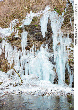 Icicles of Misotsuchi in Otaki, Chichibu City, Saitama Prefecture 127035981