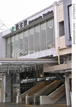 Matsumoto Station in the Chubu region - Matsumoto Castle, the former Kaichi School, and the station at the entrance to the Shinshu region - Matsumoto City, Nagano Prefecture (1) 127036475