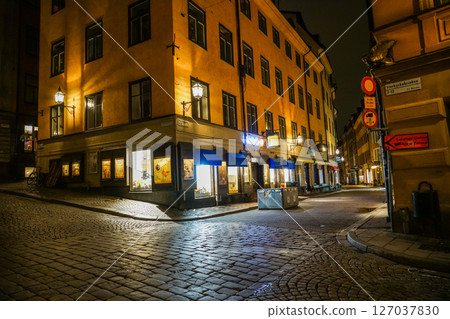 Stockholm Old Town at night 127037830