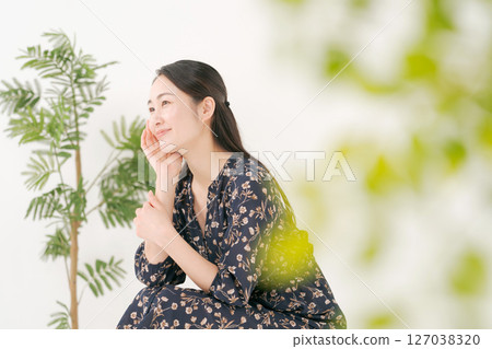 全身微笑的女人 127038320