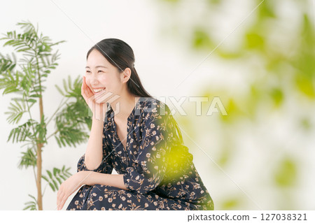 全身微笑的女人 127038321