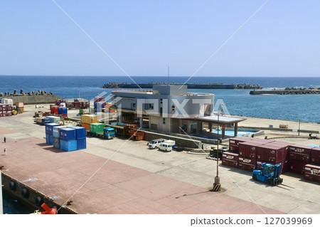 Wadomari Port and Okinoerabu Island (Wadomari Town, Kagoshima Prefecture) Wadomari Port and Okinoerabu Island (Wadomari Town, Kagoshima Prefecture) 127039969