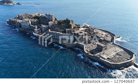 [Hashima Island, Nagasaki] A diamond sleeping in the sea <Gunkanjima> 127040687