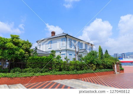 Kobe Minato Ijinkan in early summer (Chuo Ward, Kobe City, Hyogo Prefecture) 127040812