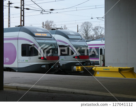 芬蘭,赫爾辛基中央火車站,五月清晨 芬蘭,赫爾辛基中央火車站,五月清晨 127041112