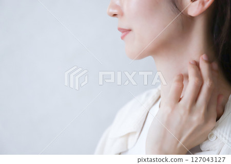 女性的個人資料 127043127