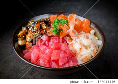 Chirashi Sushi Bowl with Mixed Sashimi and Grilled Eel 127043316